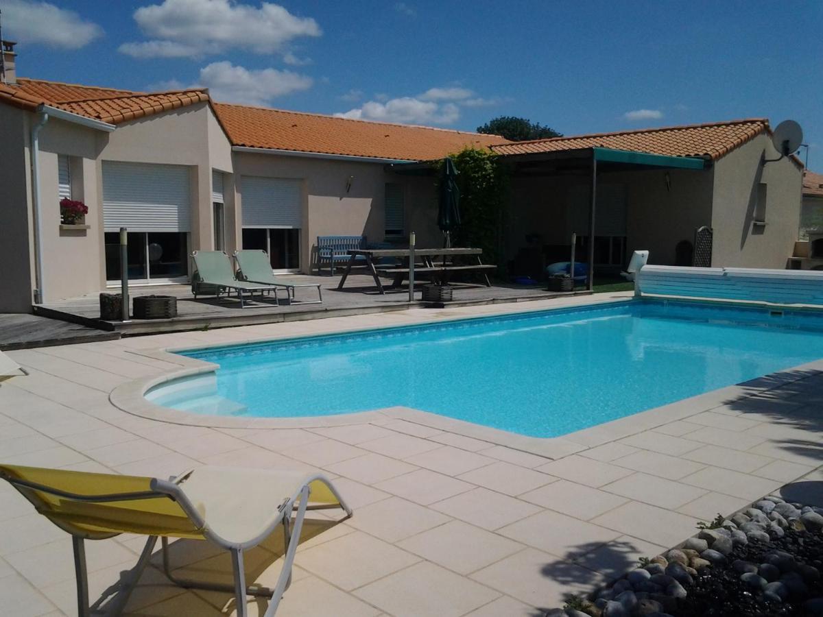 La Chambre Des Amis Parthenay Esterno foto